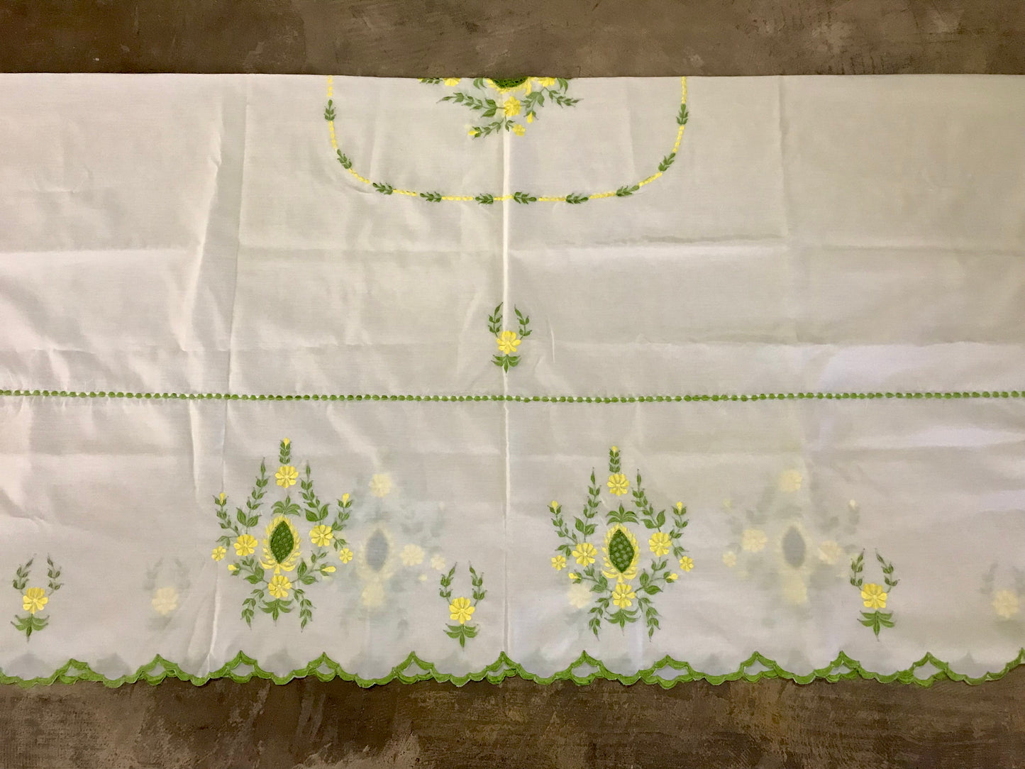 Retro Embroidered Tablecloth and Napkins