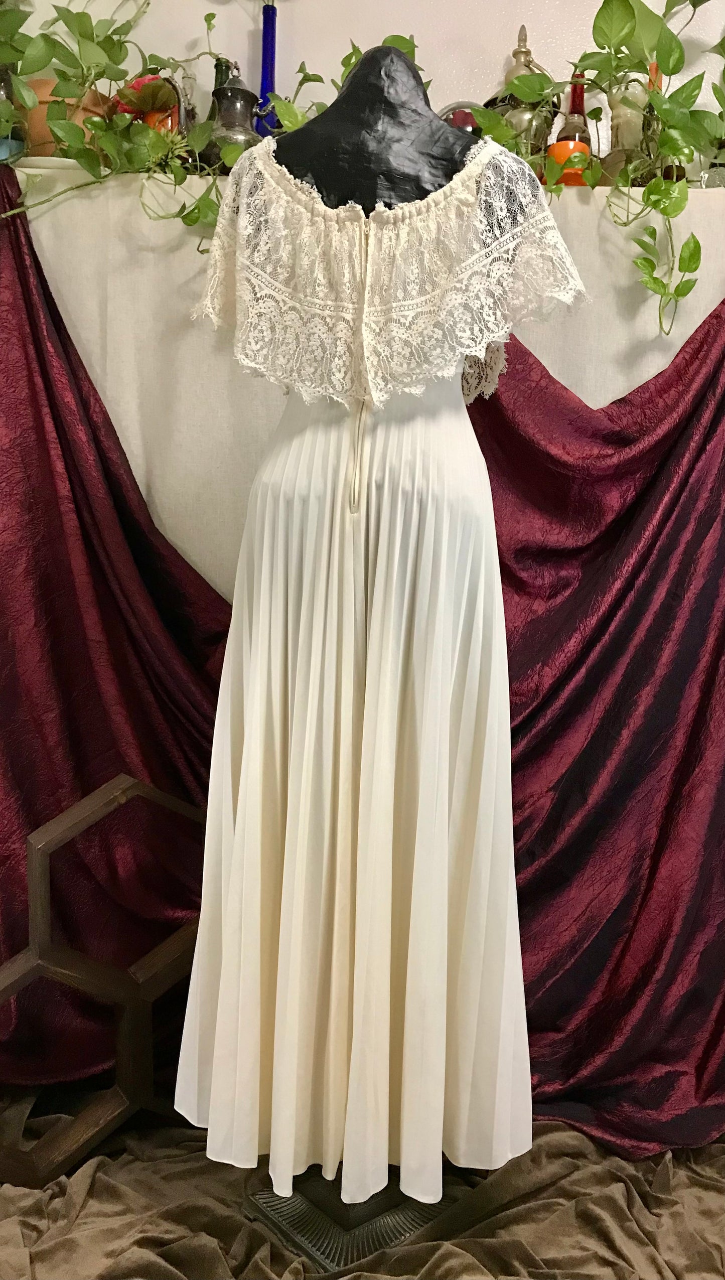 70's Cream Lace Accordion Pleat Maxi