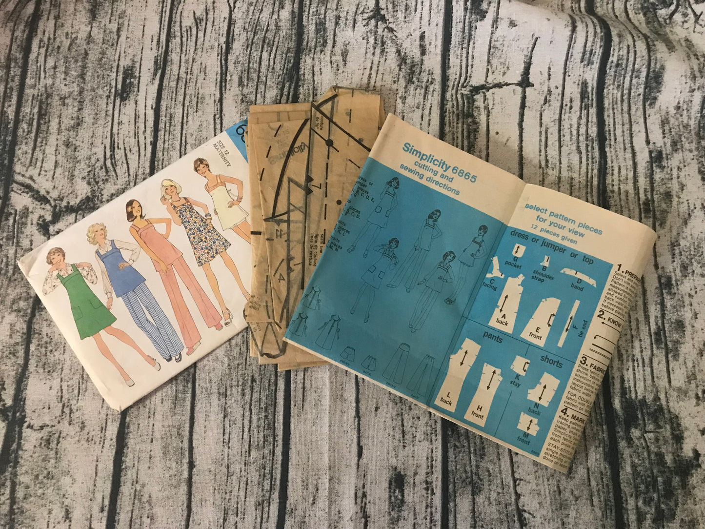 Simplicity 6865 Misses' Maternity Dress, Top, Pants and Shorts