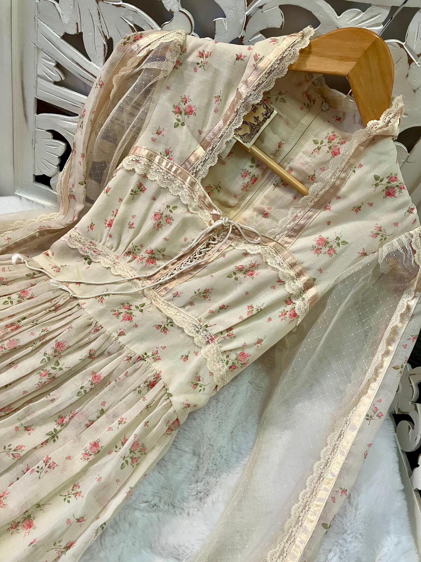 Cream Floral Corset Style Gunne Sax Maxi Dress