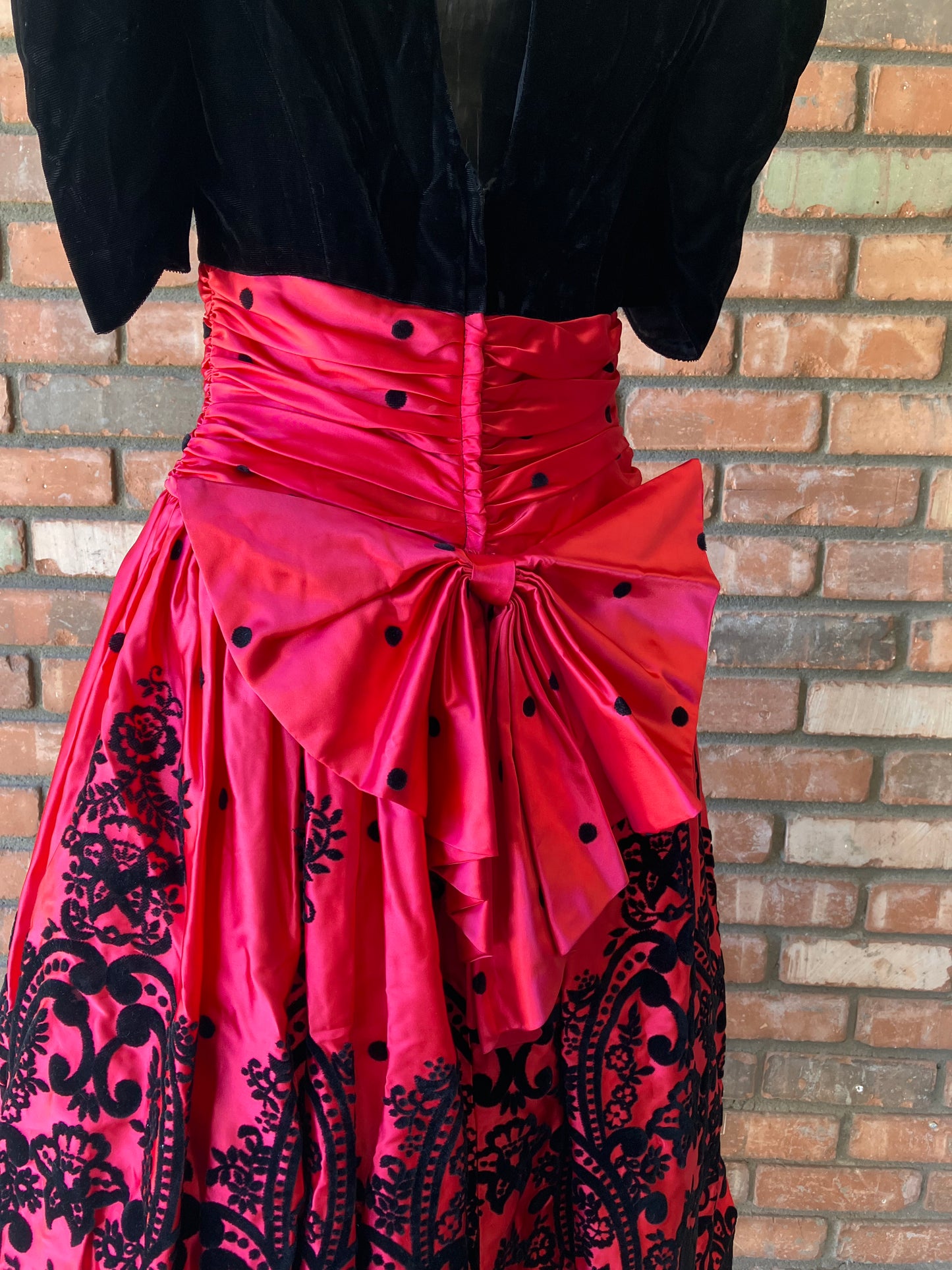 Scarlet & Velvet Scott McClintock