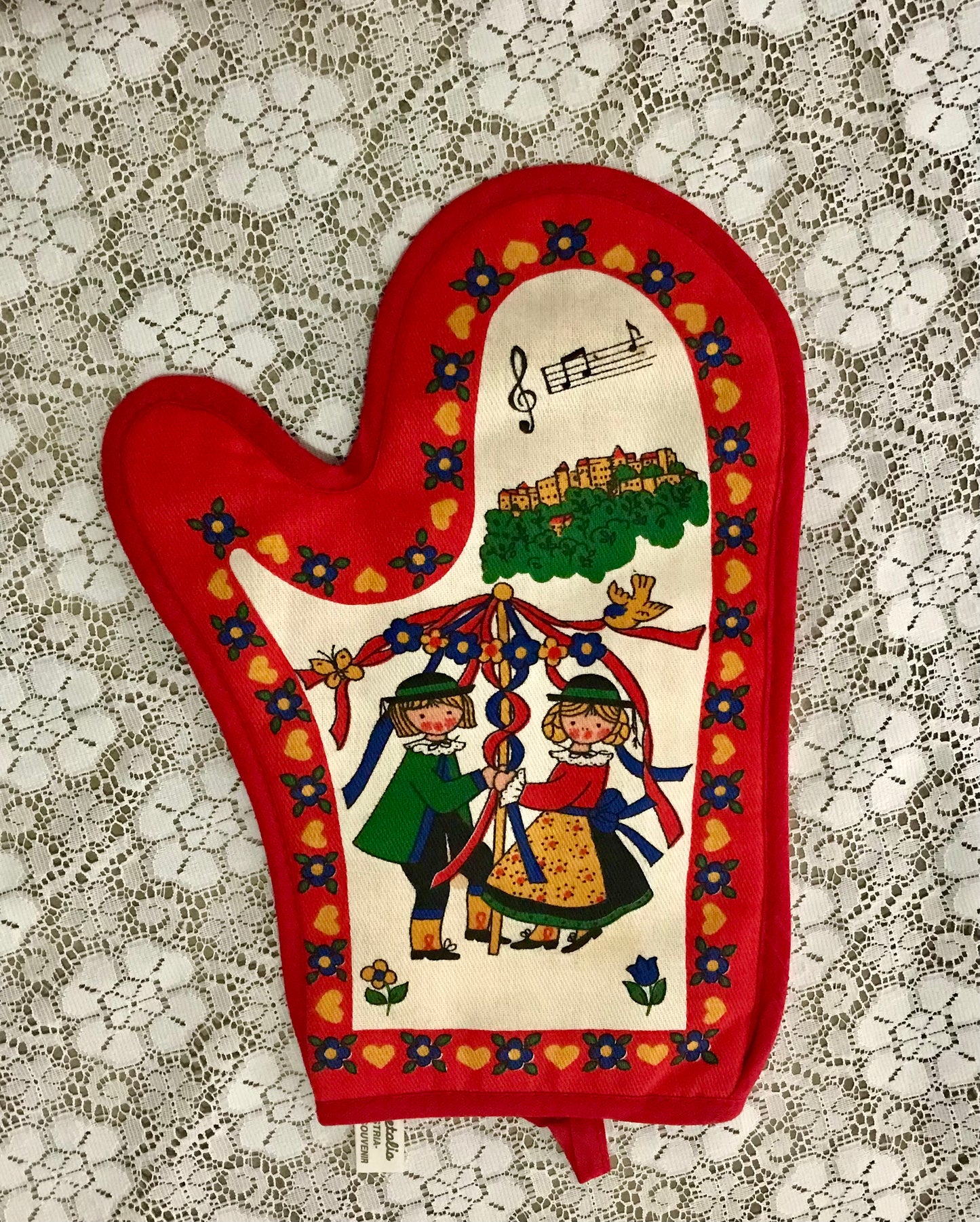 Folky Austrian Oven Mitt