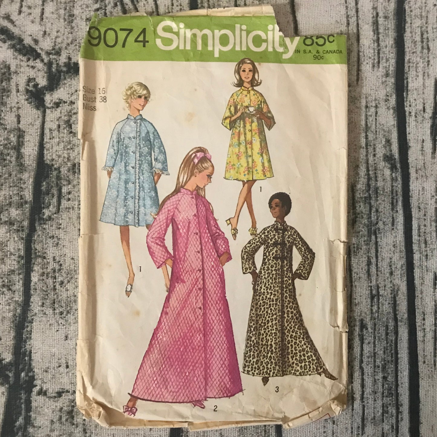 Simplicity 9074 Misses' 70's Robe