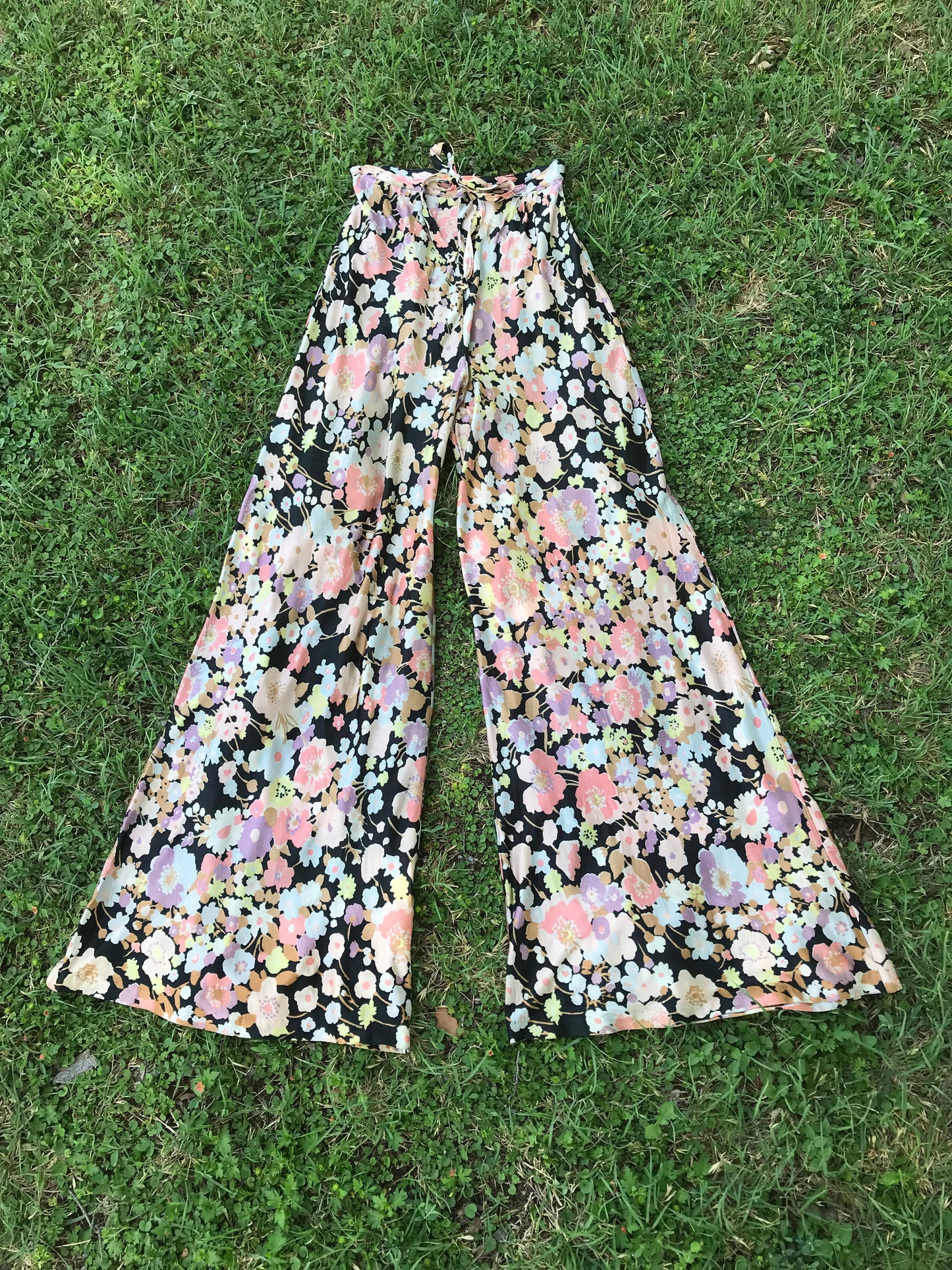 Thermo-Jac 70's Floral & Flowy Bells
