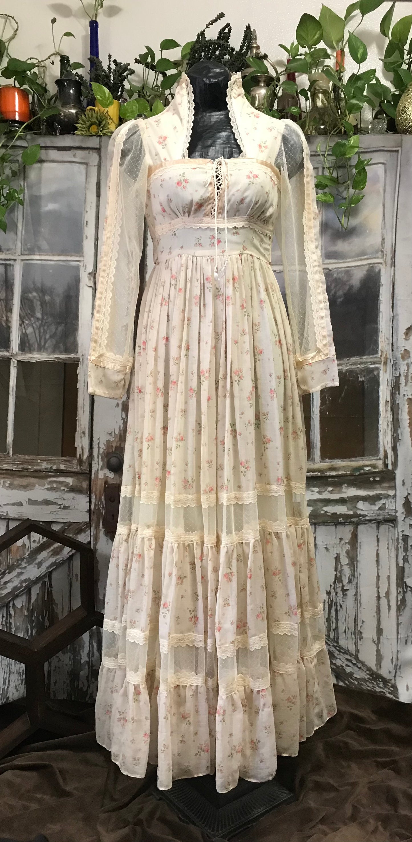 Cream Floral Corset Style Gunne Sax Maxi Dress