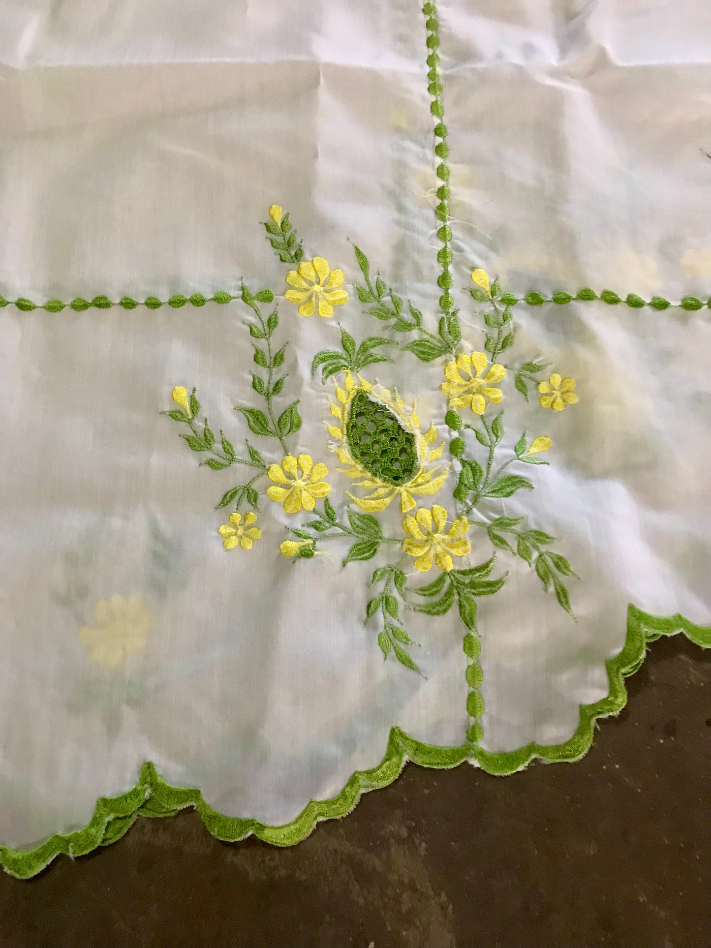 Retro Embroidered Tablecloth and Napkins