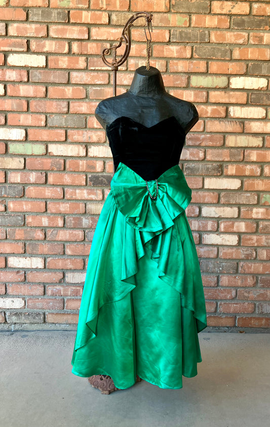 1980's Emerald Green Satin Gunne Sax Cocktail Dress