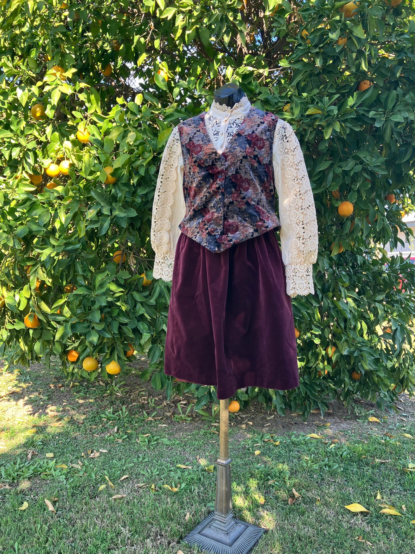 VNT Floral Velvet Vest