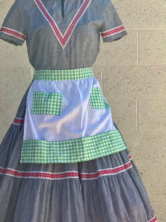 Pockets of Wisdom Apron