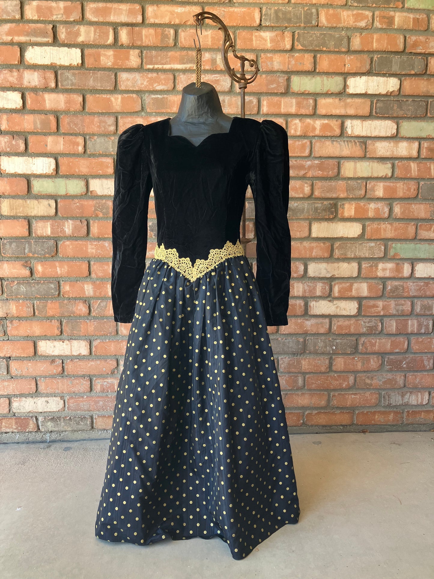 Polka Dots & Puff Sleeves Scott McClintock Party Dress