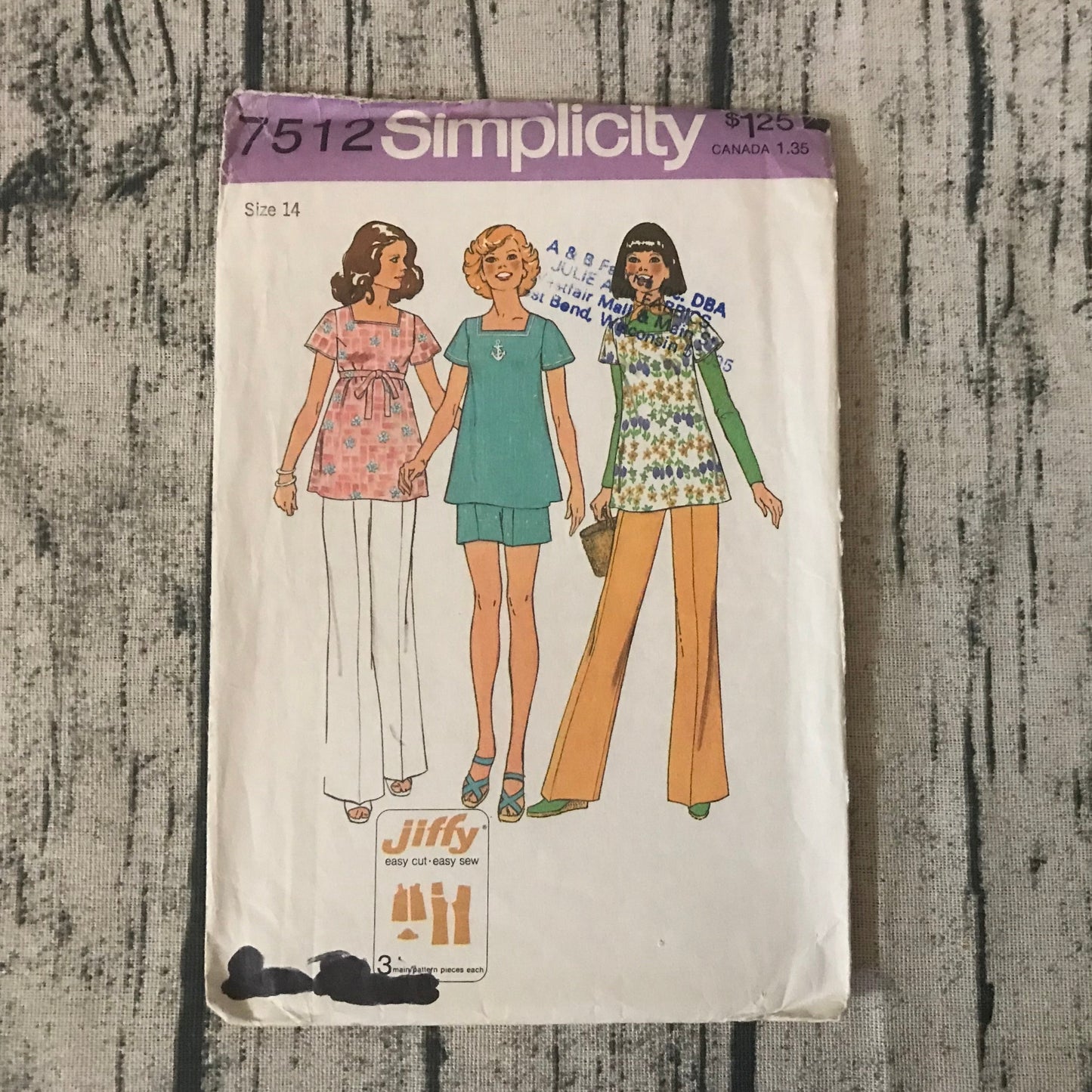 Simplicity 7512 Misses' Maternity Pullover Top, Pants and Shorts