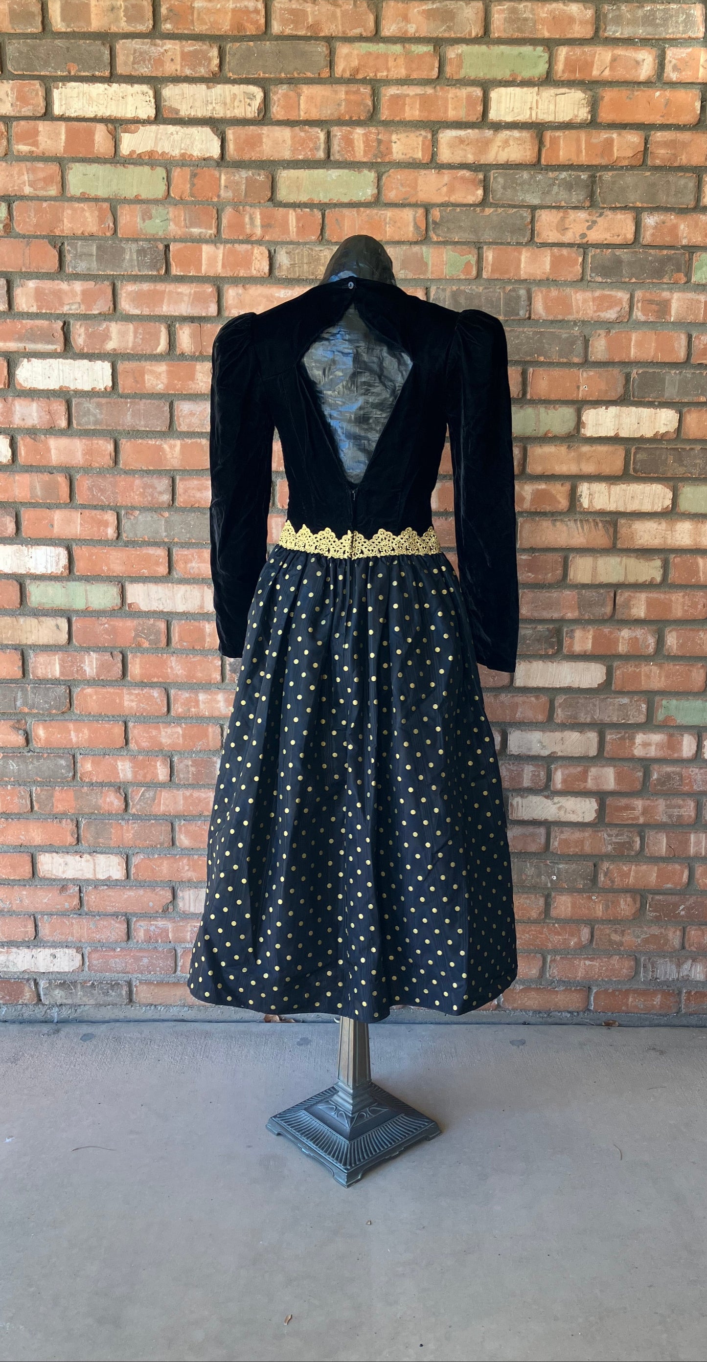 Polka Dots & Puff Sleeves Scott McClintock Party Dress