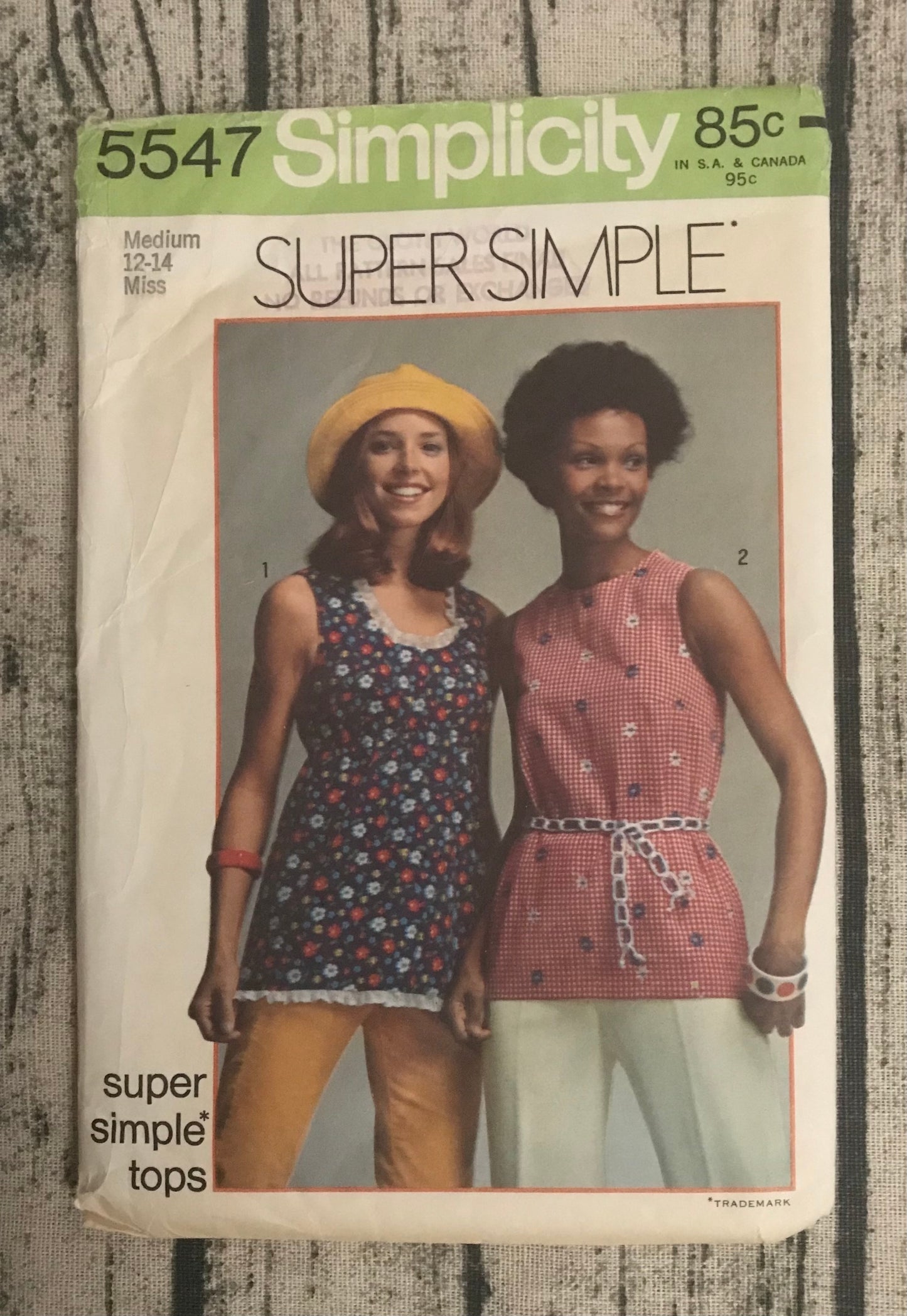 Simplicity 5547 Super Simple 70's Top