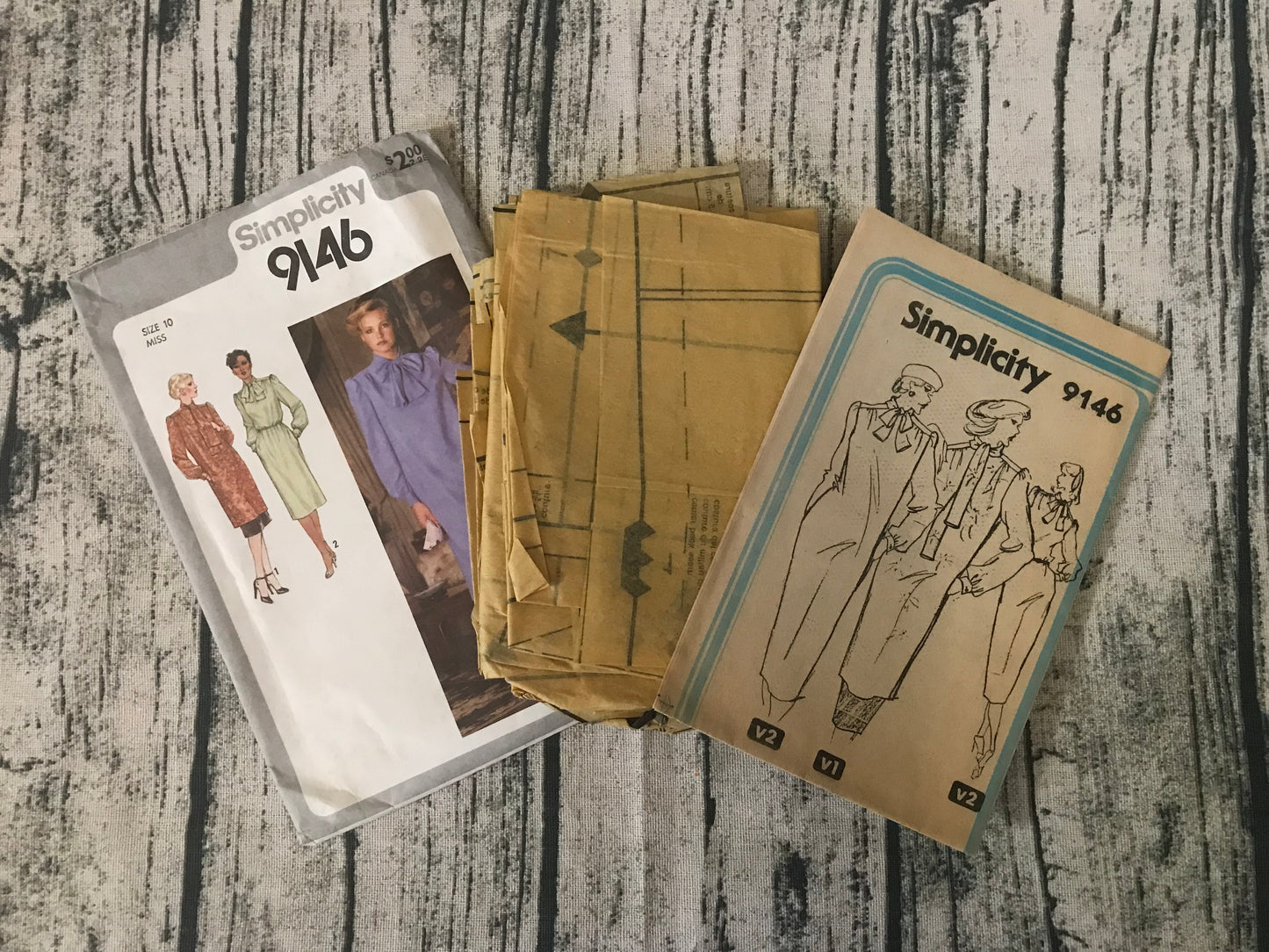 Simplicity 9146 Misses' Dress or Tunic and Underskirt