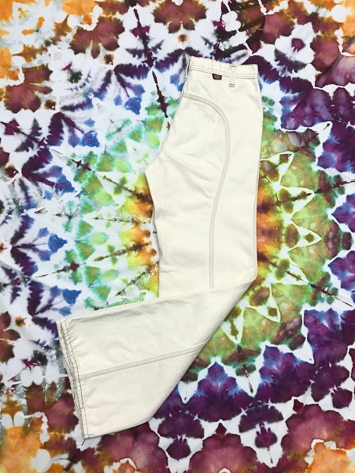 70's Red Snap Saddleback Cream Flare Jeans
