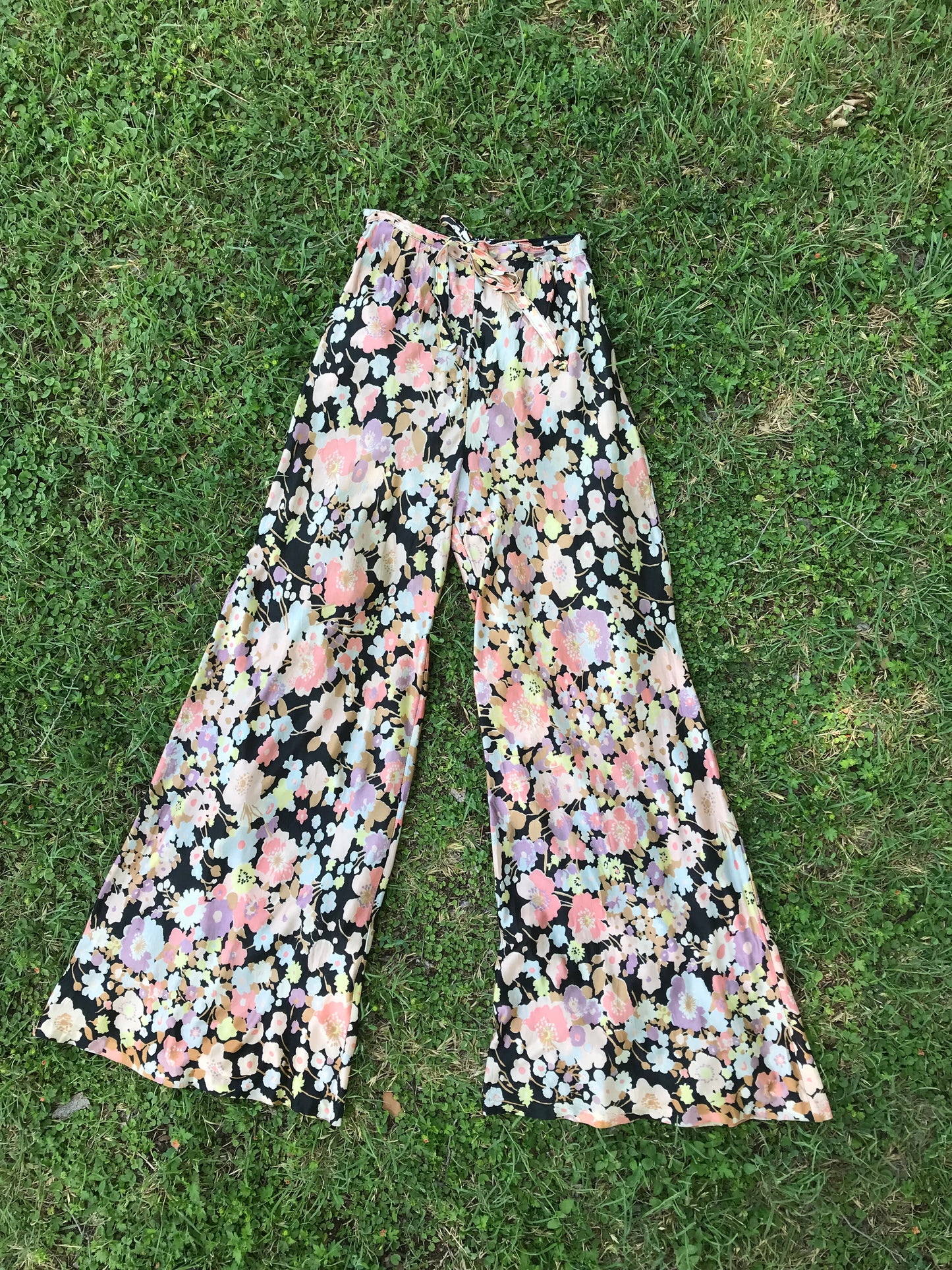 Thermo-Jac 70's Floral & Flowy Bells